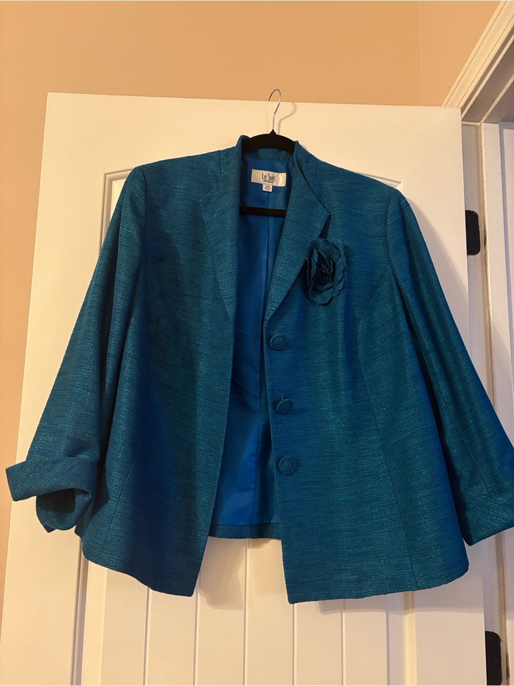 Le Suit Teal-Blue Three-Button Women's Blazer with Floral Pin
